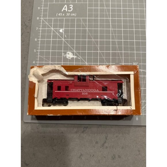 Tyco HO Scale Chattanooga 40 Caboose Electric Vintage Model Train in Used Box - Picture 9 of 10